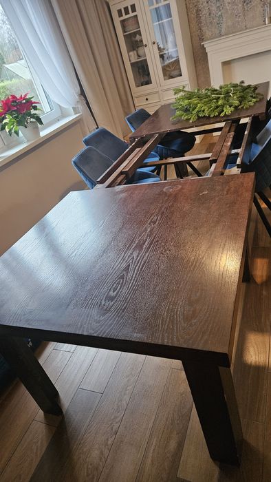 Duży stół do jadalni