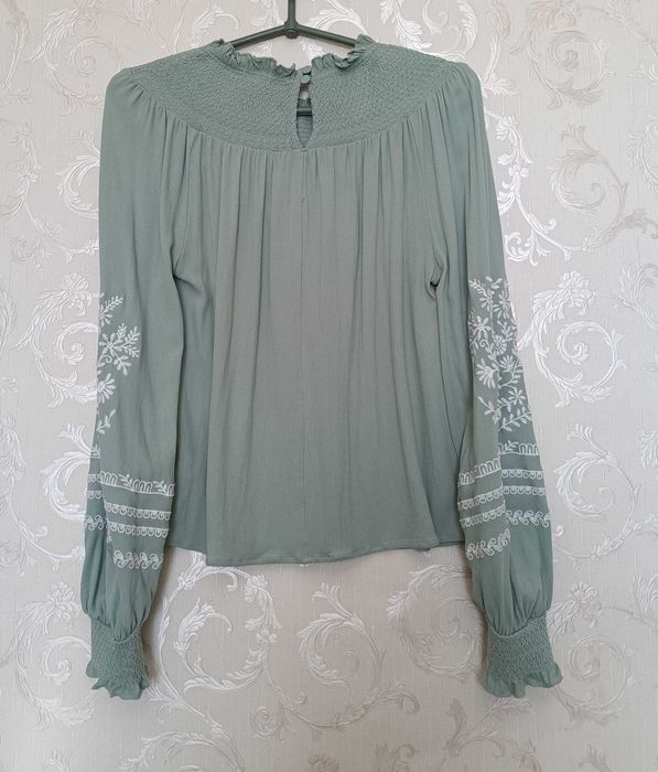 м'ятна блуза блузка сорочка вишиванка з вишитими рукавами р 6 / 40-42