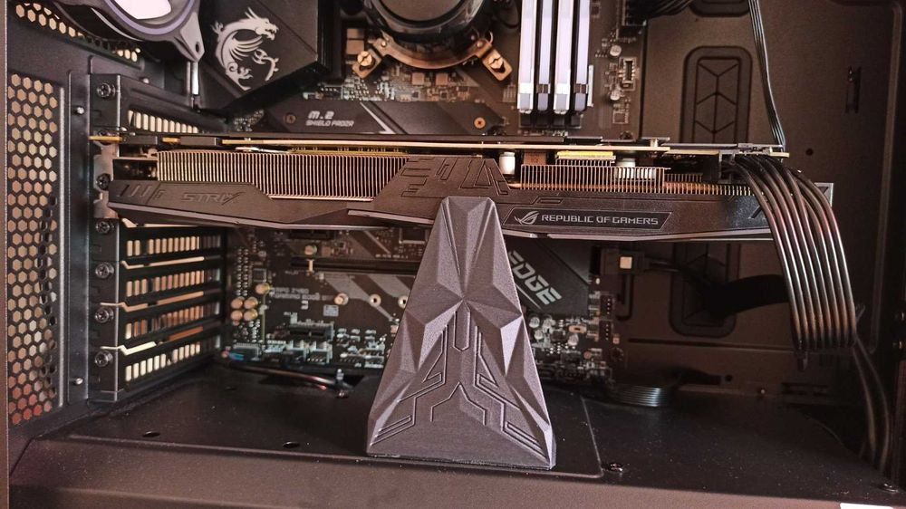 Подставка под видеокарту. Есть разные размеры: 150 грн. - Комплектуючі ...