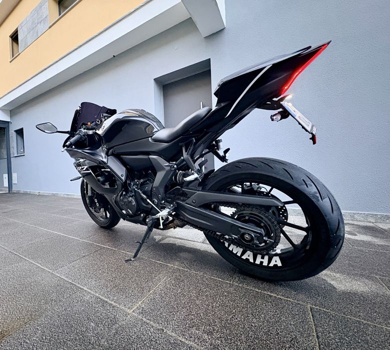 Yamaha R7 - 2022