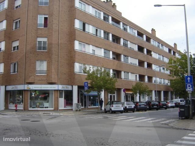Loja comercial  em zona Central de Matosinhos Sul
