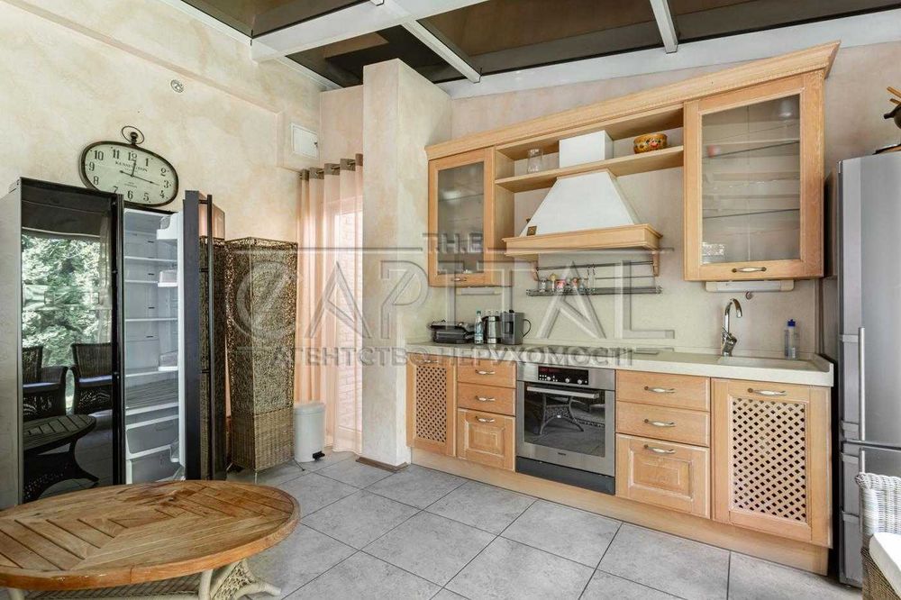 Будинок 2 поверхи/460м2/16 соток в Петропавлівській Борщагівці