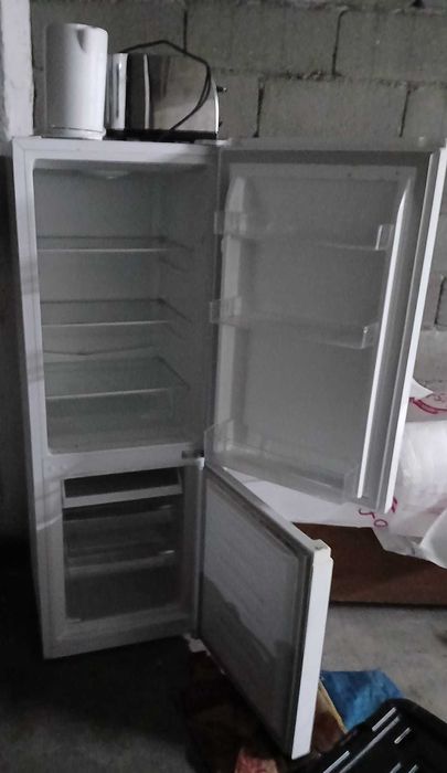 Frigorifico, Máquina e extras