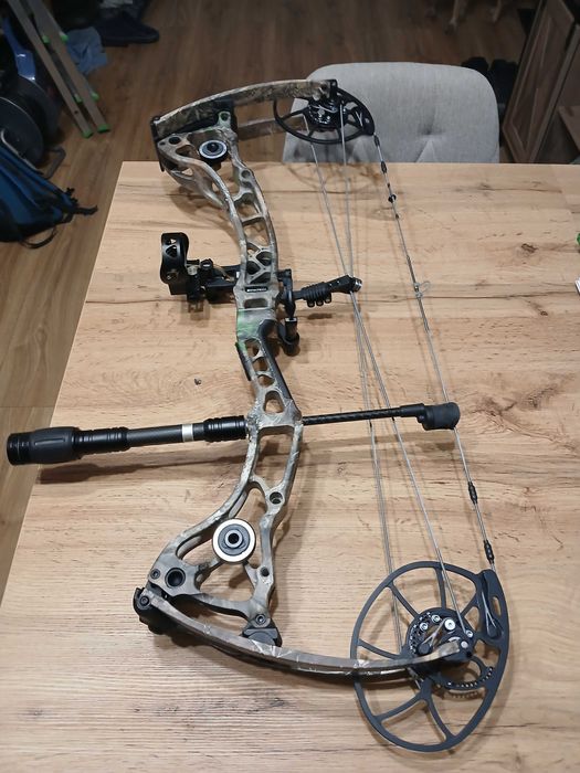 Łuk bloczkowy myśliwski bowtech cp 28