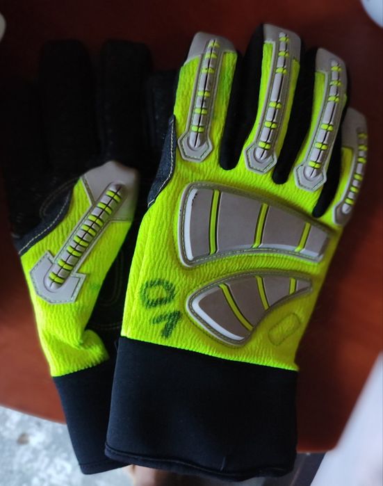 Рабочие перчатки