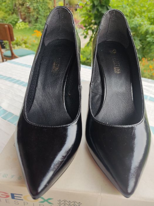 Туфлі нові шкіра