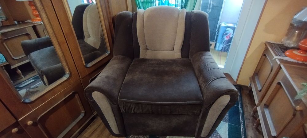 Кресло кровать раскладное.