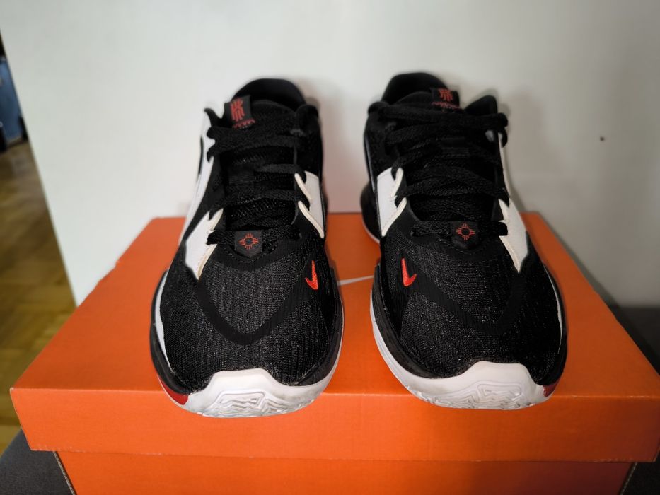 Nike Kyrie Low 5 buty do koszykówki r. 39
