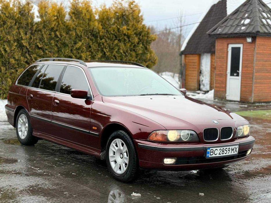 Продам BMW E39 520i