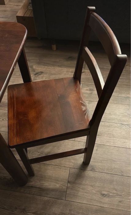 Drewniany stół + 2 krzesła