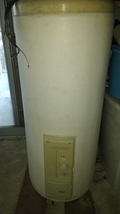 Caldeira a gasóleo marca Roca