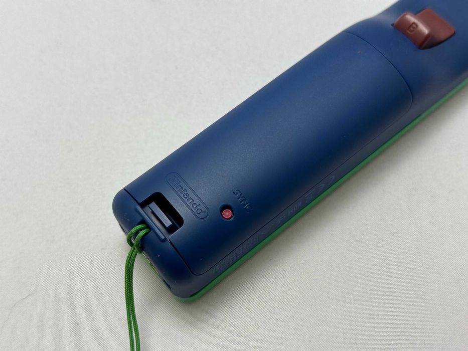 Oryginalny kontroler Nintendo Wii U Remote Plus Luigi, komplet!