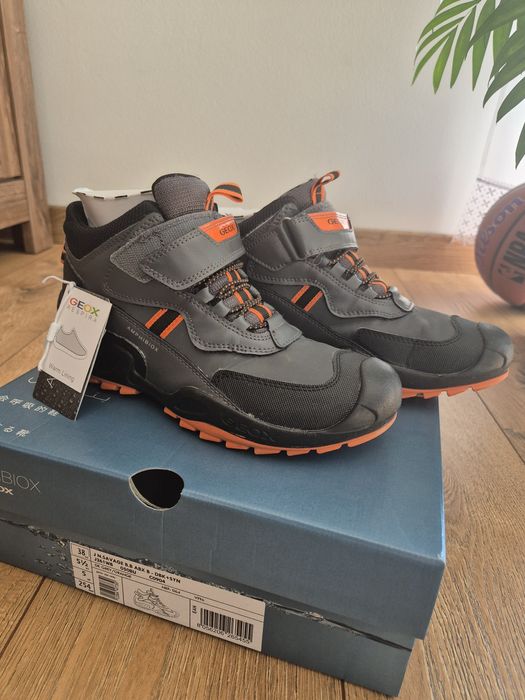 Sneakersy, sniegowce