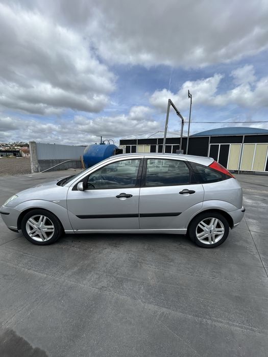 Ford focus 115 cv 1.8 em bom estado