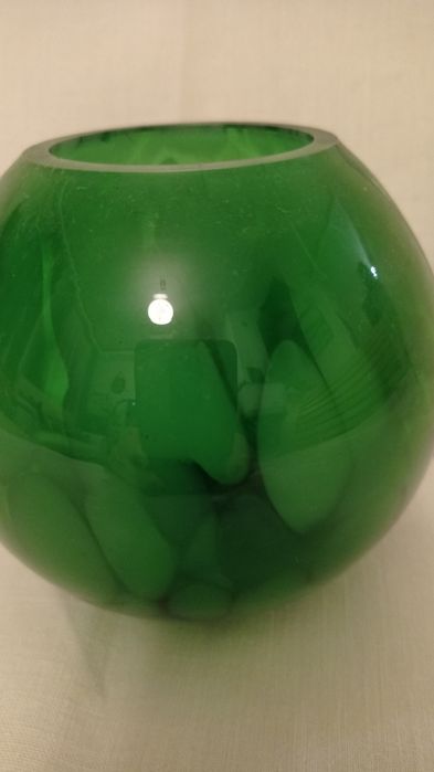 Szklany wazon z zielonego szkła PRL