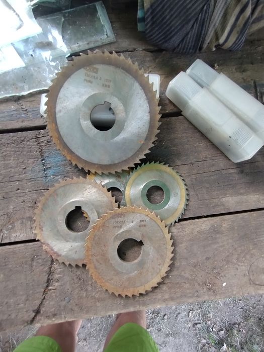 Продам  фрези все комплектом