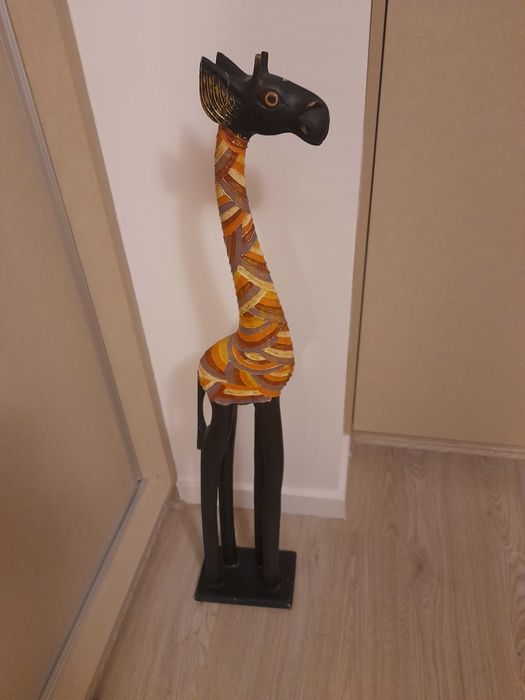 Estátua de girafa em madeira para decoração