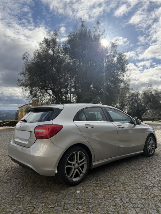 Mercedes-Benz Classe A180d Automático 2012