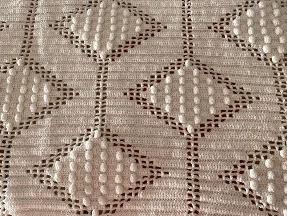 Colcha branca em crochet