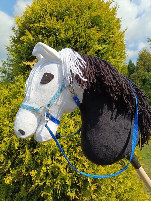 Czarny konik hobby horse