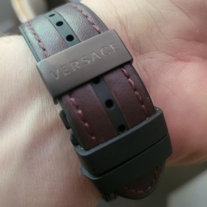 Piekny zegarek versace