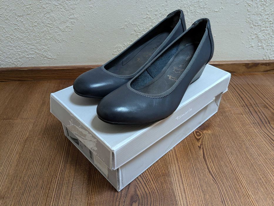 Шкіряні жіночі туфлі Tamaris