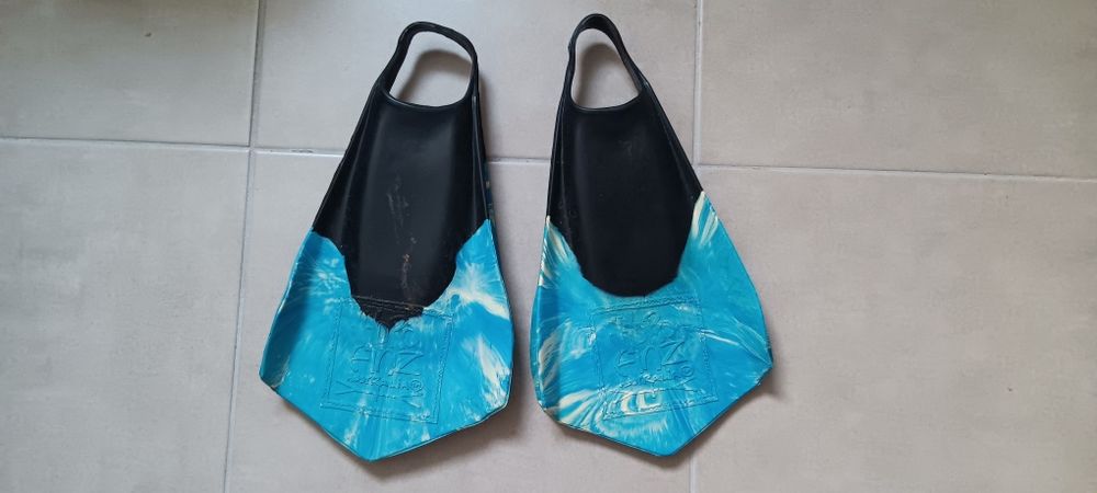 Pés de pato bodyboard (7-9)