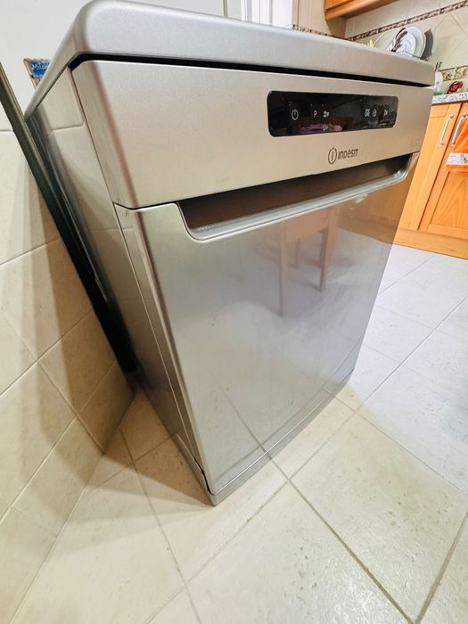 Máquina de lavar Loiça INDESIT