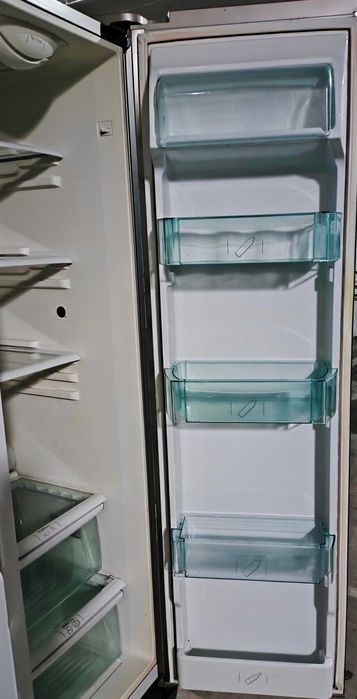 Frigorifico "AMERICANO" (Side By Side) - ARISTON