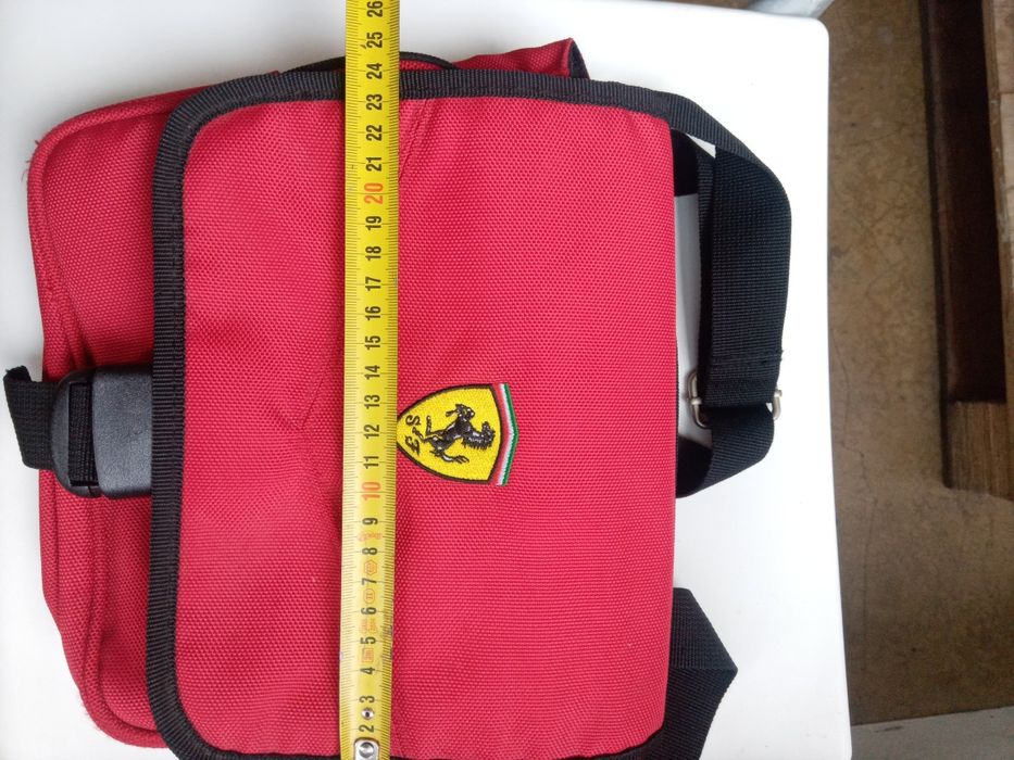 Bolsa Ferrari vermelha