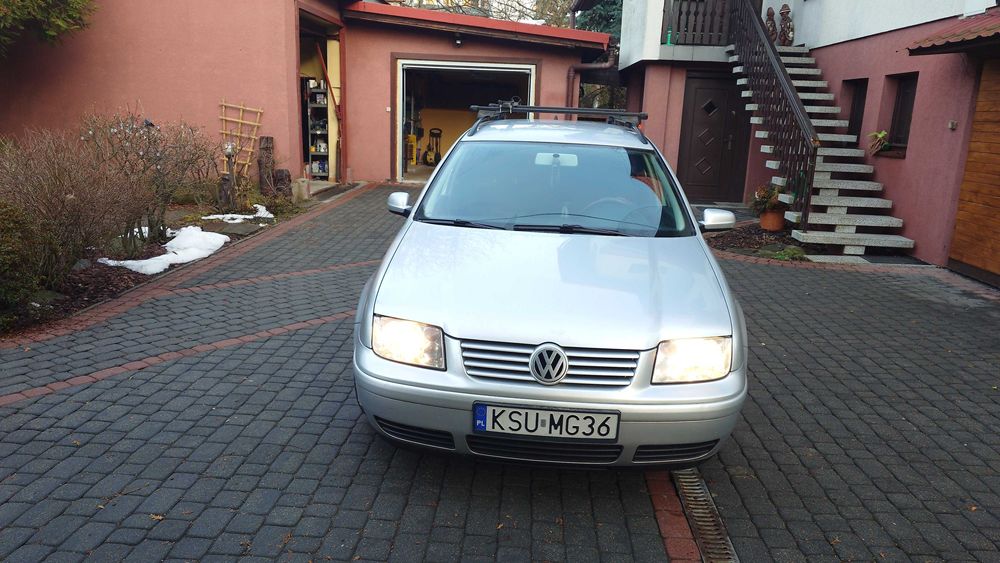 BORA 1.9 TDI 130 km   jak Golf 4 bez wkładu 2 kom. opon alu felgi   6b