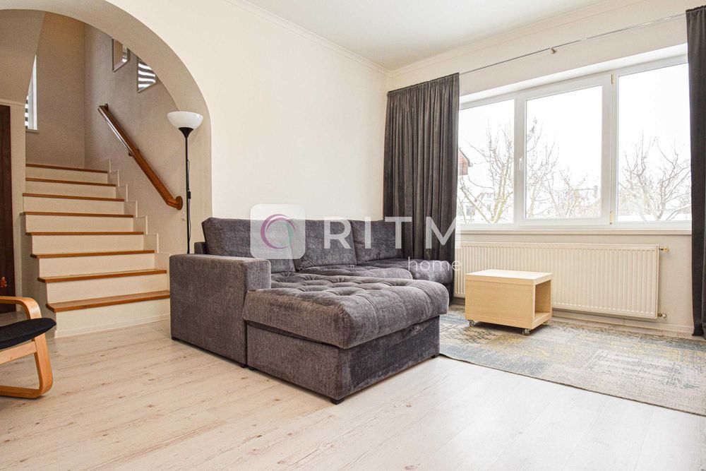 Оренда сучасного будинку, що поєднує затишок та функціональність.