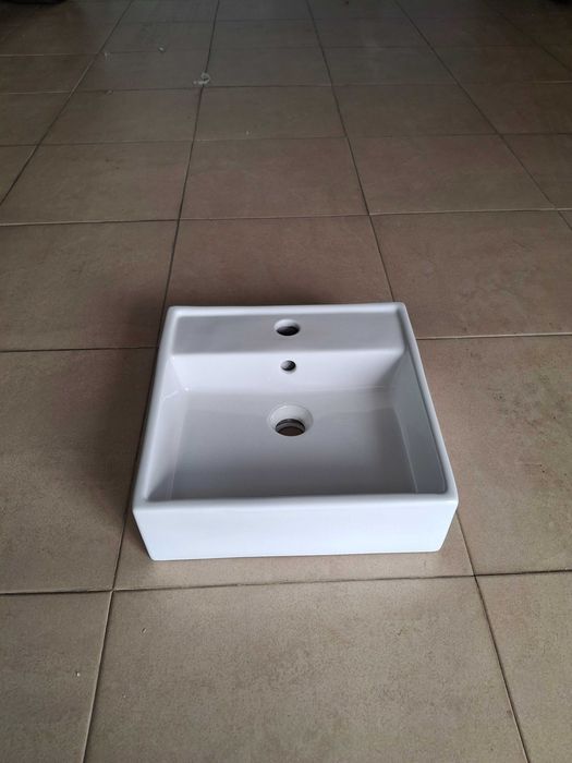 Vendo 2 lavatorios de casa de banho