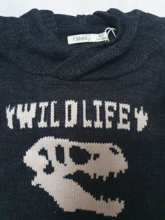 Дитячий светрик Wild life.На 6-7 років.