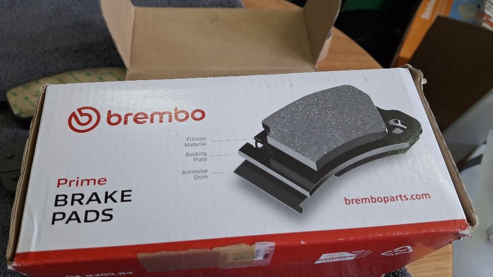 Klocki hamulcowe przód Brembo Ford (033)