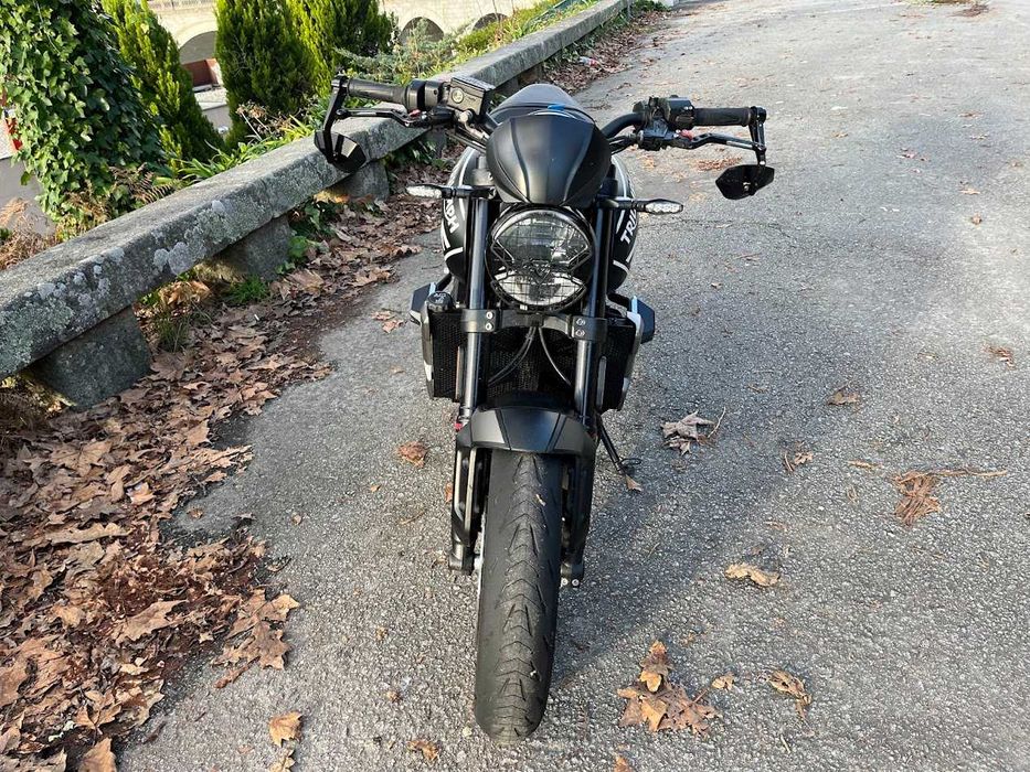 Mota Triumph Trident 660