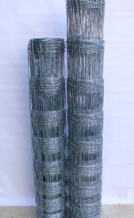 Vendo postes e redes para vedação