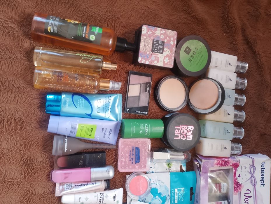 Набір жіночої косметики