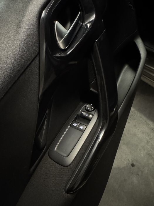 PEUGEOT 208 hdi 2012 oportunidade