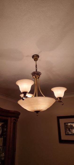 Mobília de sala de jantar + relógio e candeeiro