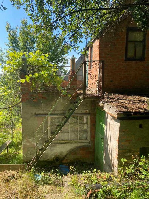 Продається дачний будинок в с.Гавронці
