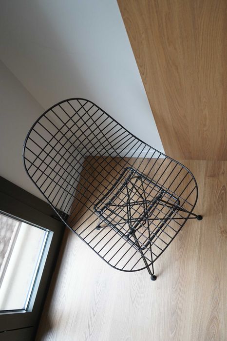 Cadeira da Vitra modelo Wire DKR-2 Chair