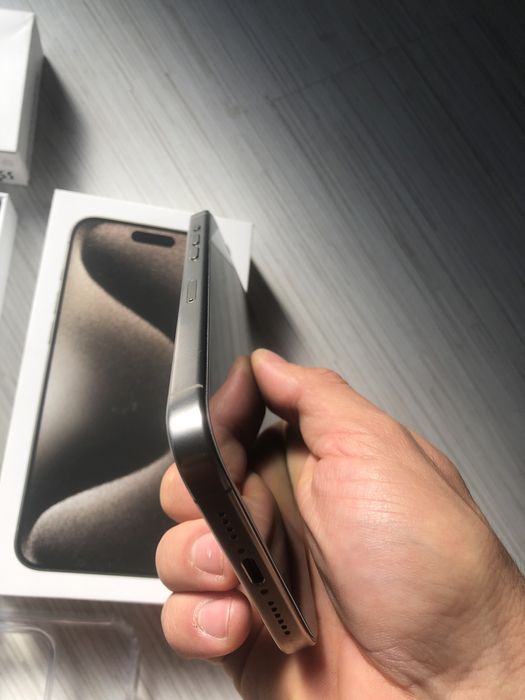 IPhone 15 Pro Max 256gb+ Airpods