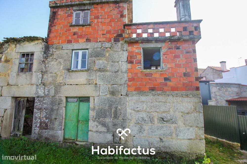 Moradia para reconstrução à venda em Girabolhos