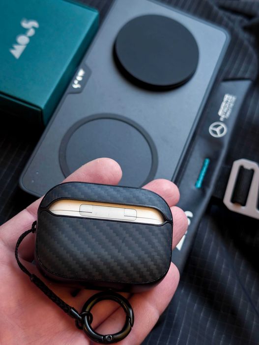 Защитный кейс "Mous" Aramid Fibre к наушникам Apple AirPods Pro 1 и 2