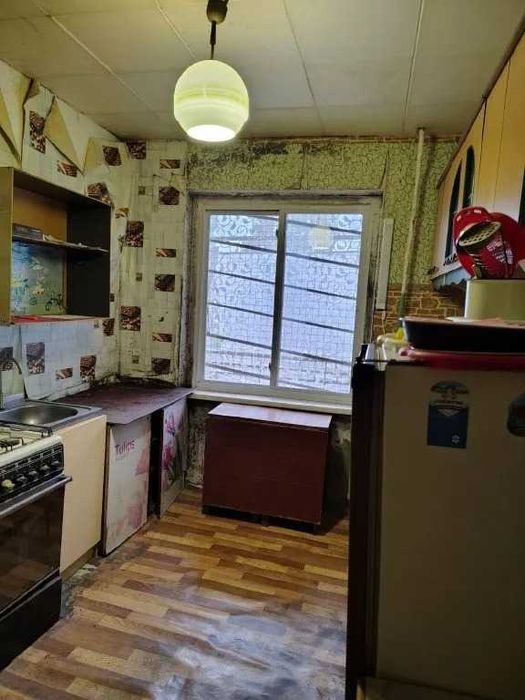 Кімната в квартирі Князя Володимира Великого Балкон 3 сусіда Терміново