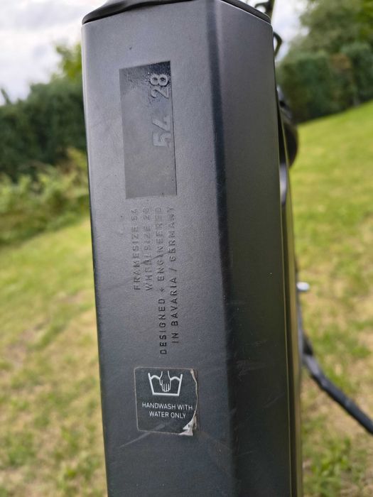 Rower elektryczny Cube