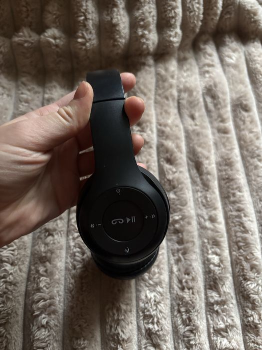 Навушники чорні безпровідні