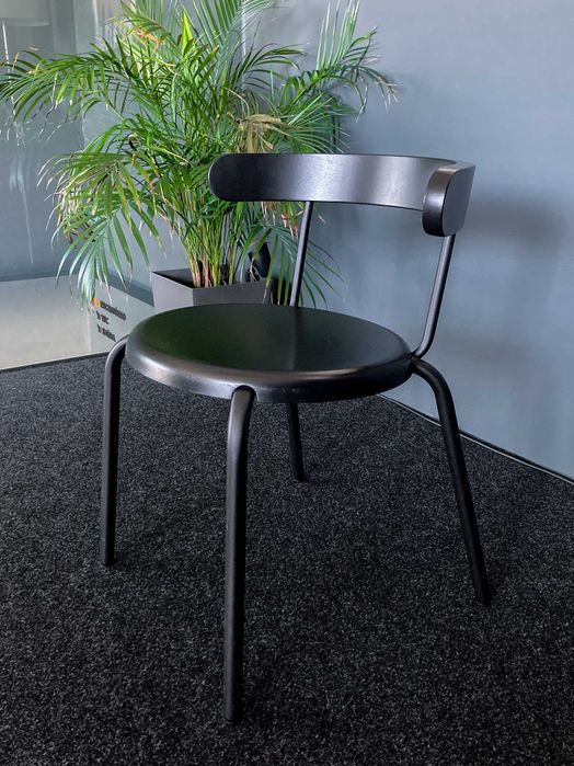 Cadeira YNGVAR (antracite) em ótimo estado