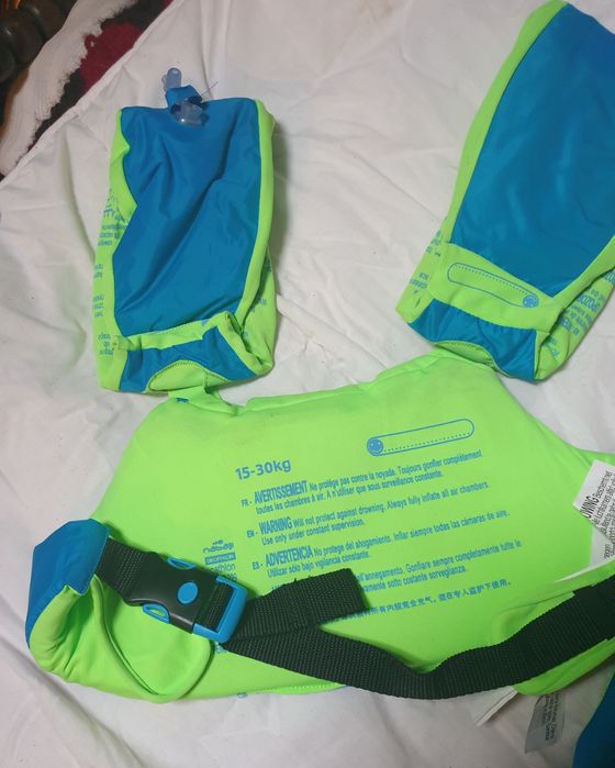 Colete para piscina